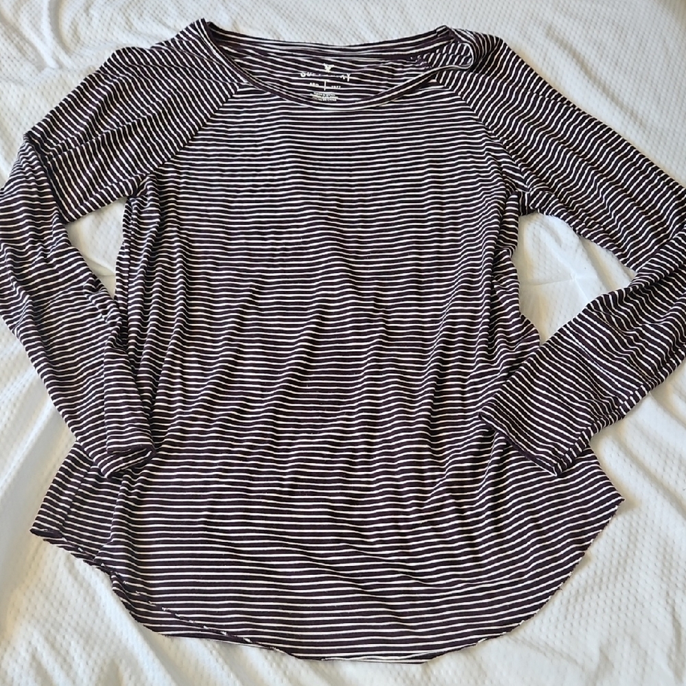 American Eagle Outfitters Black and White Striped Long Sleeve Tee
